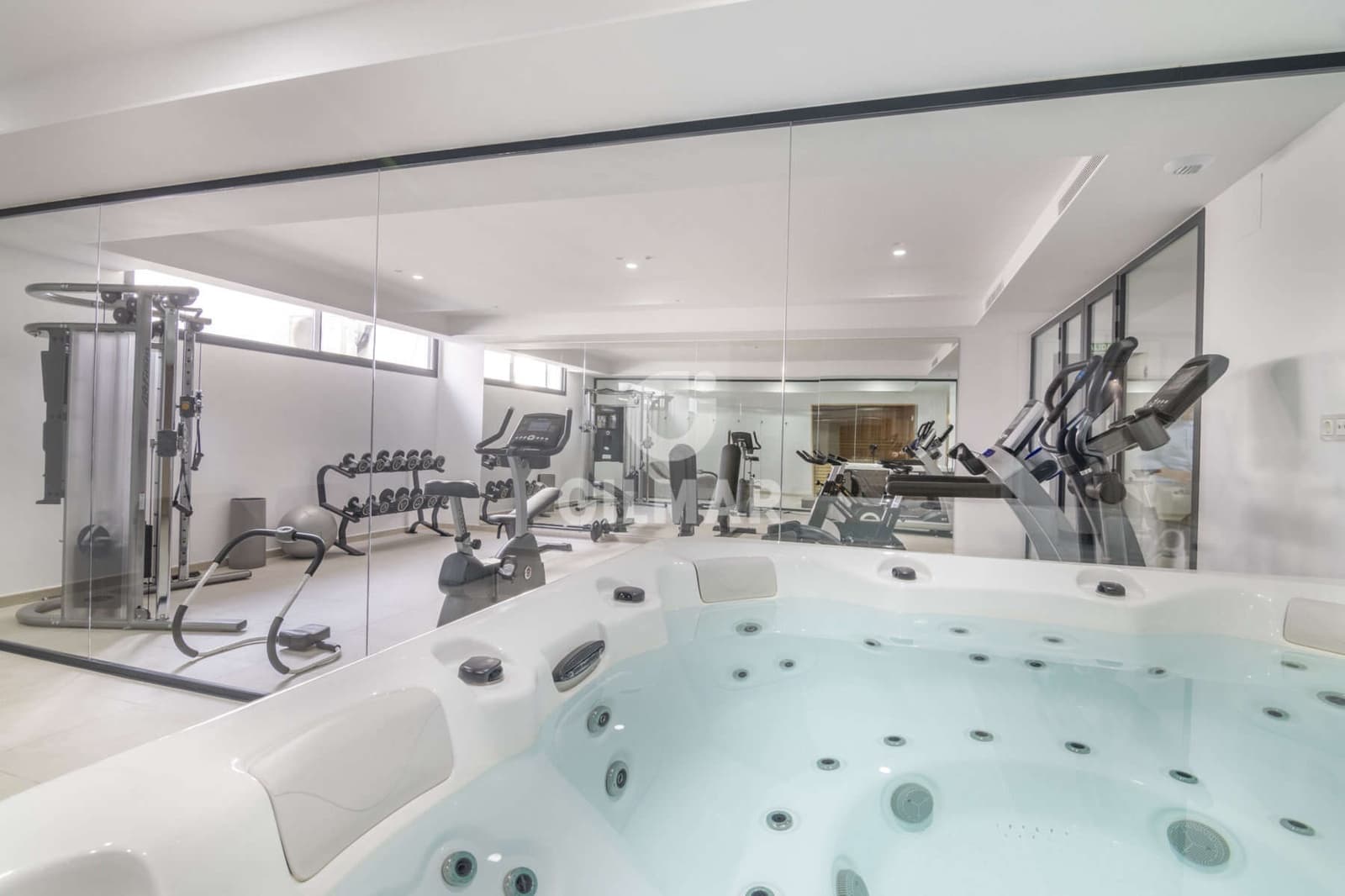 3 soveværelse Lejlighed til salg i New Golden Mile med swimmingpool garage - € 750.000 (Ref: 9206014)