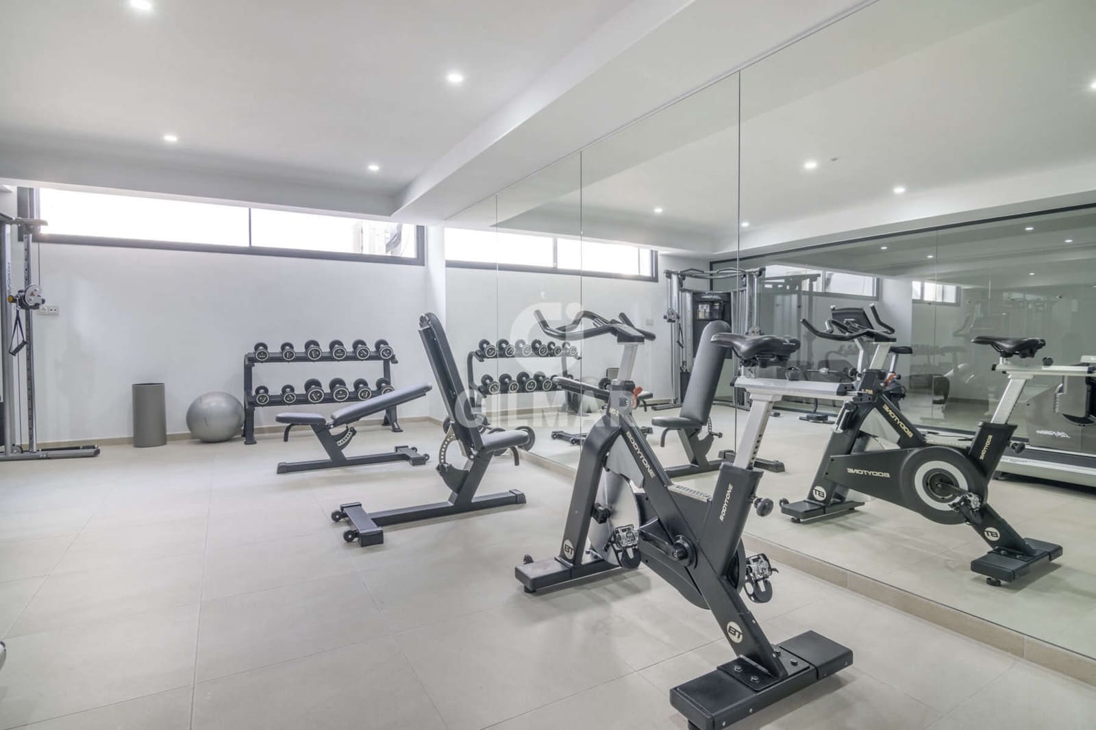 3 soveværelse Lejlighed til salg i New Golden Mile med swimmingpool garage - € 750.000 (Ref: 9206014)