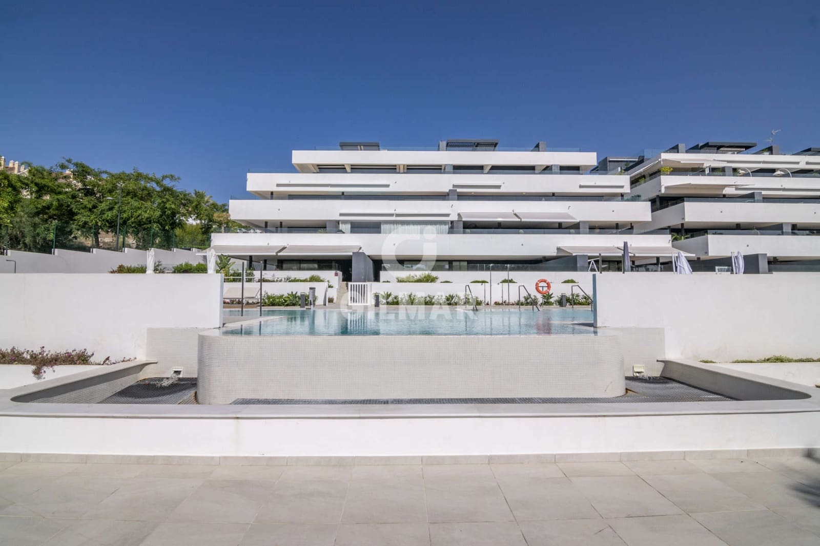 3 soveværelse Lejlighed til salg i New Golden Mile med swimmingpool garage - € 750.000 (Ref: 9206014)