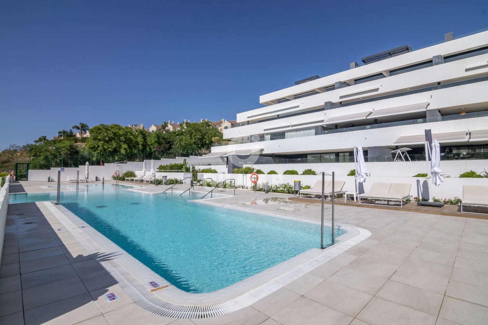 3 soveværelse Lejlighed til salg i New Golden Mile med swimmingpool garage - € 750.000 (Ref: 9206014)