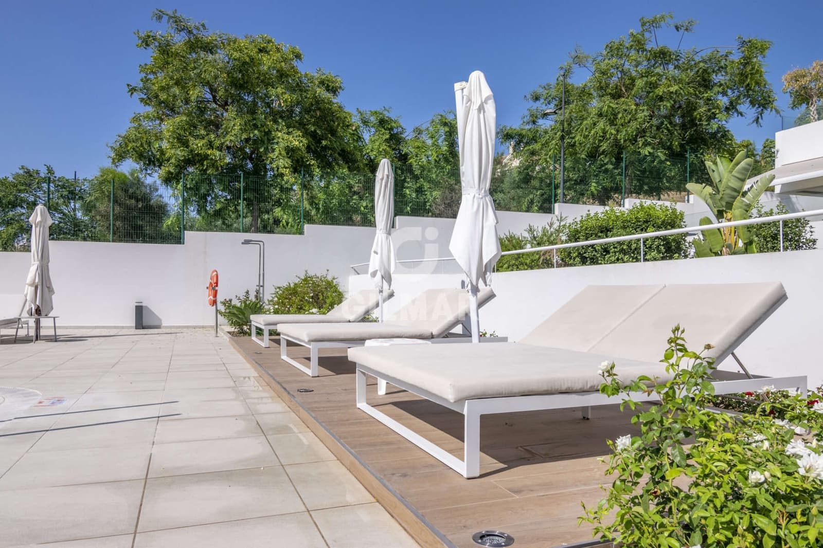 3 soveværelse Lejlighed til salg i New Golden Mile med swimmingpool garage - € 750.000 (Ref: 9206014)