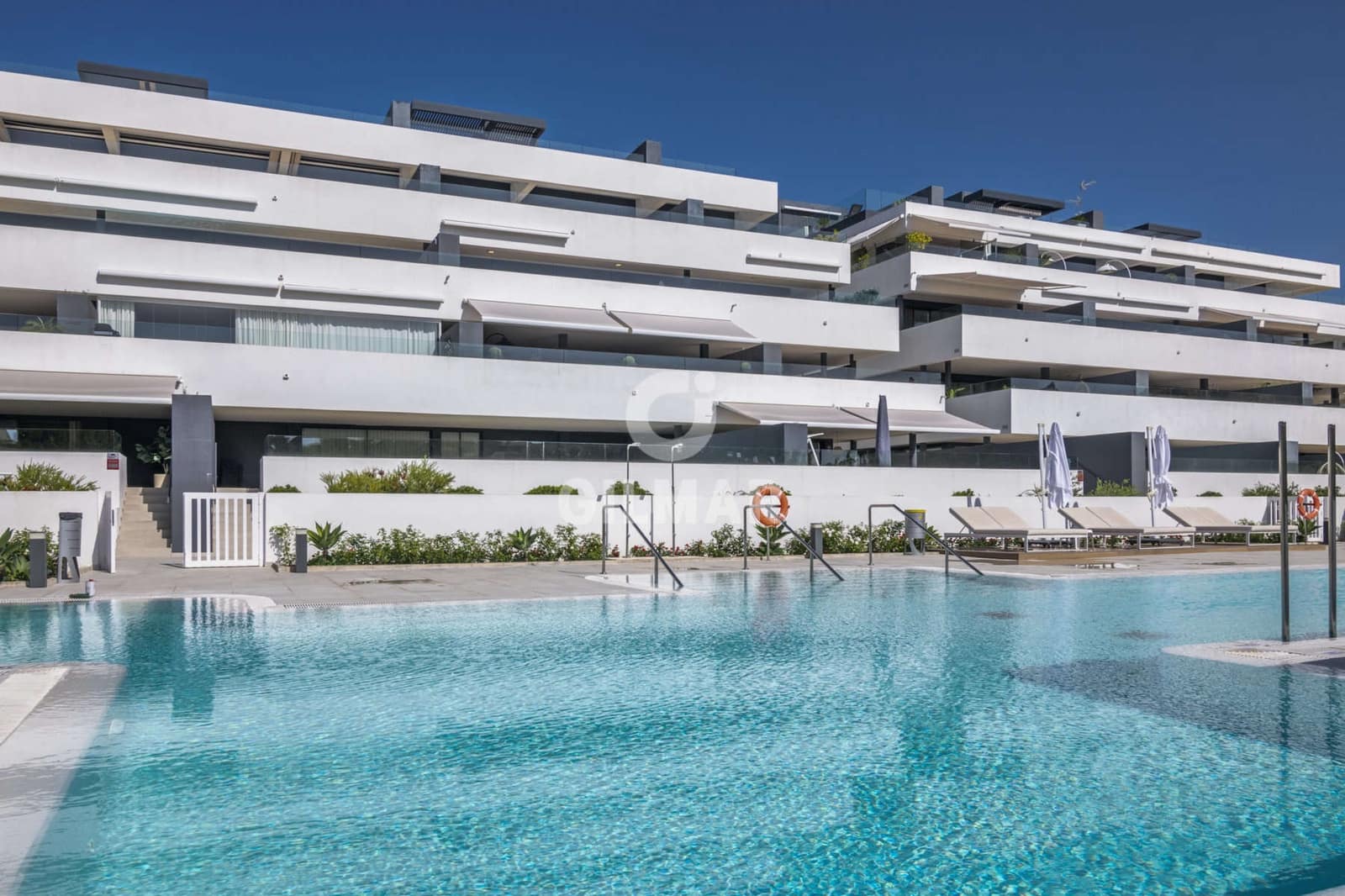 3 soveværelse Lejlighed til salg i New Golden Mile med swimmingpool garage - € 750.000 (Ref: 9206014)