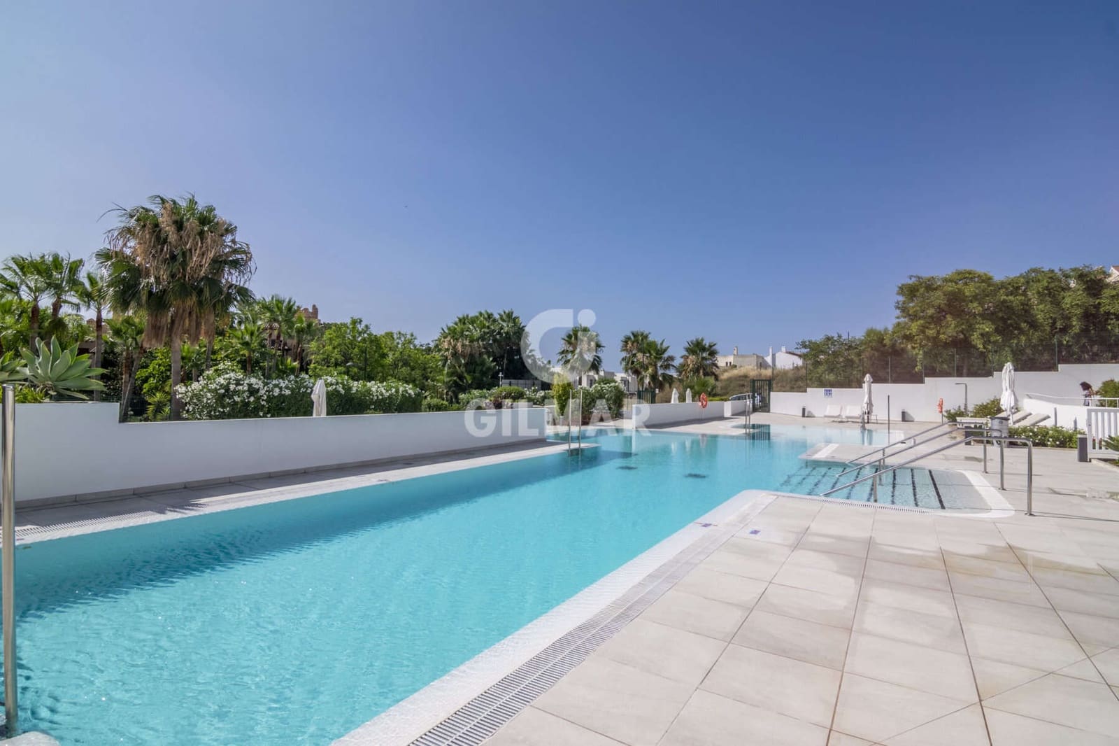 3 soveværelse Lejlighed til salg i New Golden Mile med swimmingpool garage - € 750.000 (Ref: 9206014)