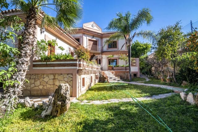 4 soveværelse Villa til salg i Las Lomas, Estepona - € 1.275.000 (Ref: 9206023)