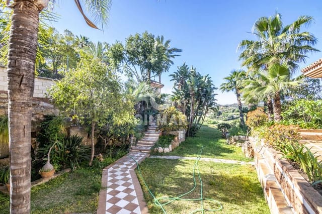 4 soveværelse Villa til salg i Las Lomas, Estepona - € 1.275.000 (Ref: 9206023)