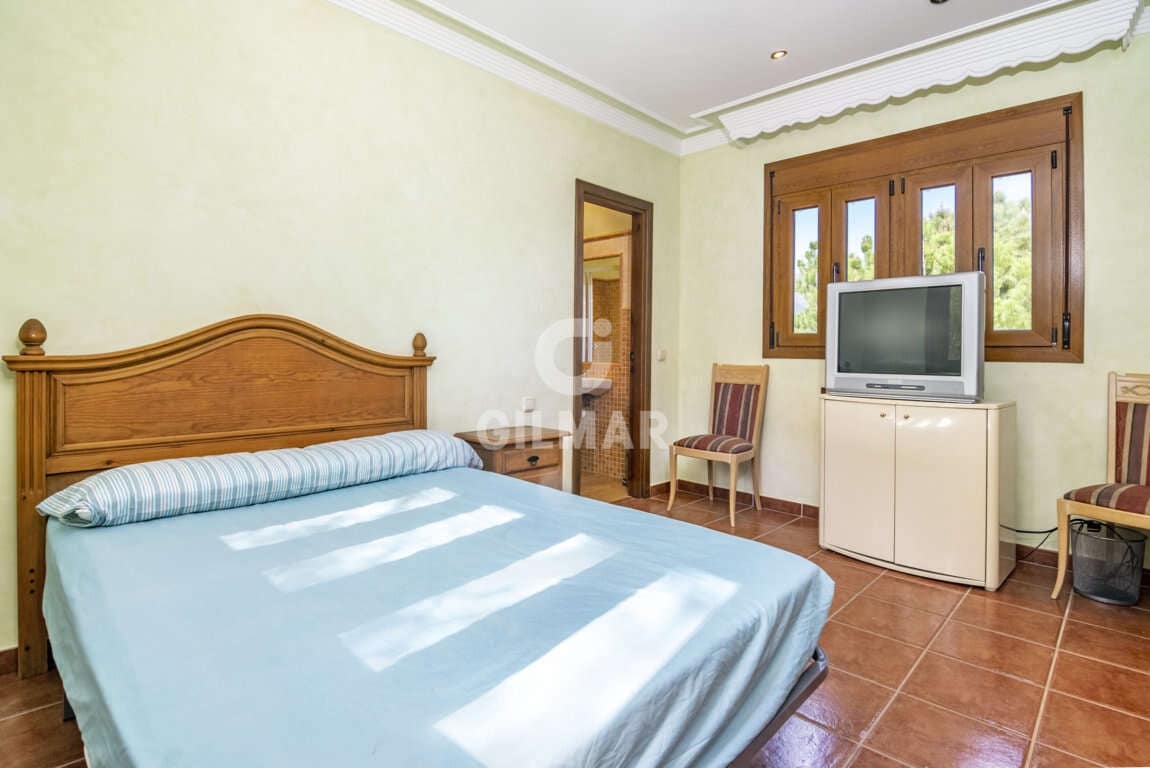 4 quarto Moradia para venda em Estepona - 1 275 000 € (Ref: 9206023)