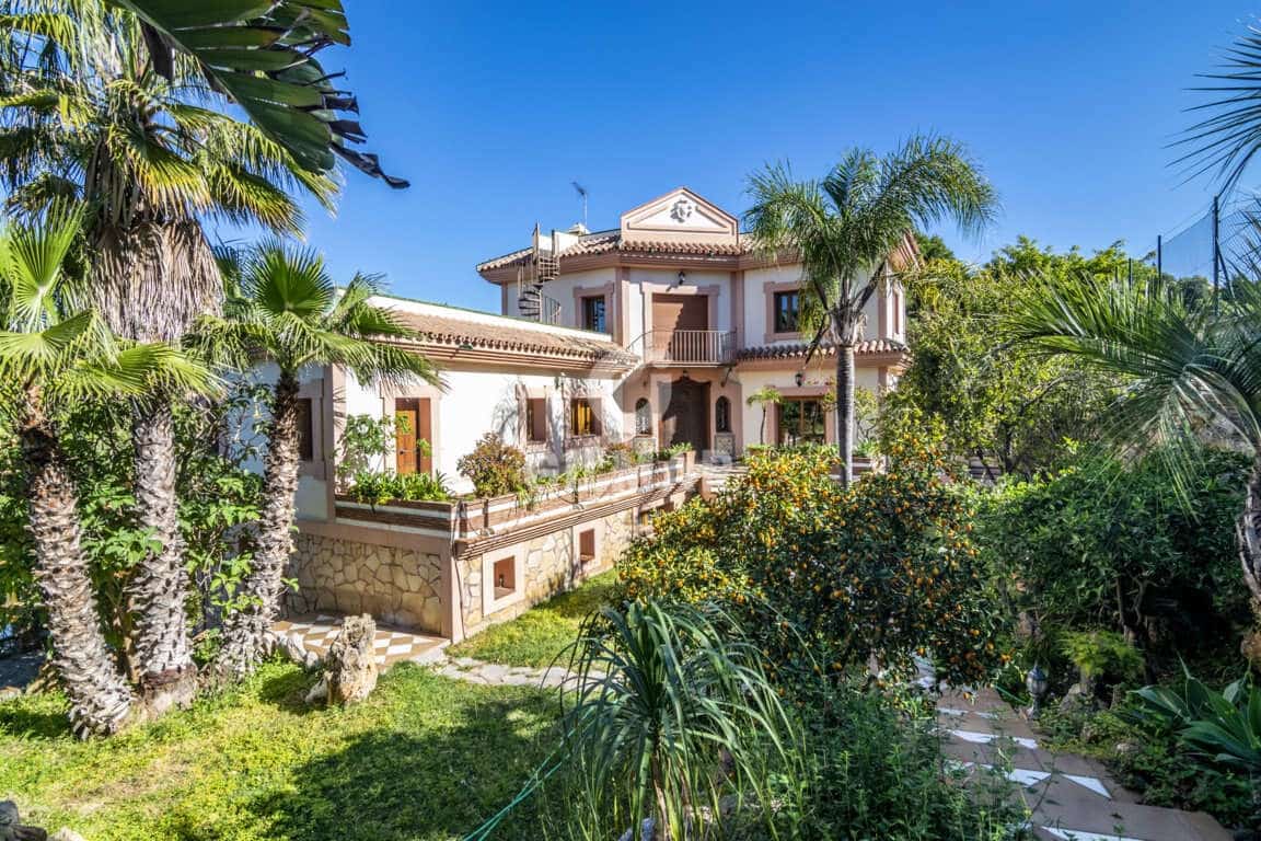 4 quarto Moradia para venda em Estepona - 1 275 000 € (Ref: 9206023)