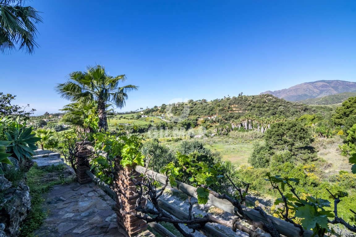 4 quarto Moradia para venda em Estepona - 1 275 000 € (Ref: 9206023)