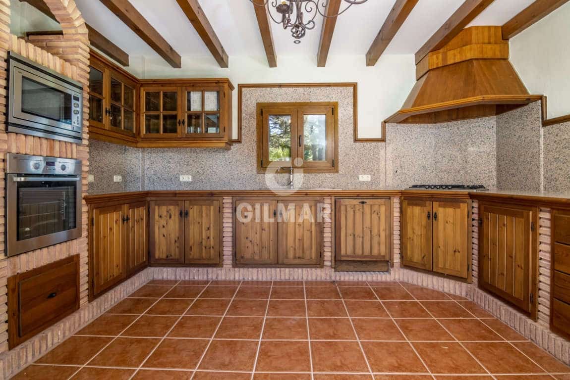4 quarto Moradia para venda em Estepona - 1 275 000 € (Ref: 9206023)
