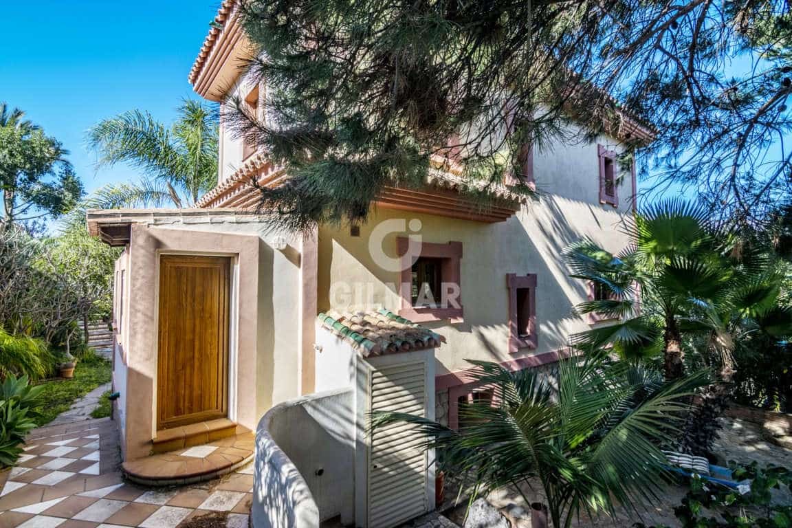 4 quarto Moradia para venda em Estepona - 1 275 000 € (Ref: 9206023)