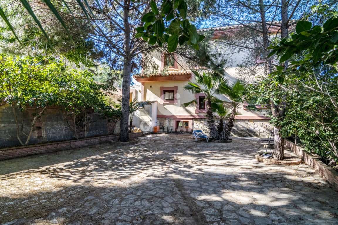 4 quarto Moradia para venda em Estepona - 1 275 000 € (Ref: 9206023)