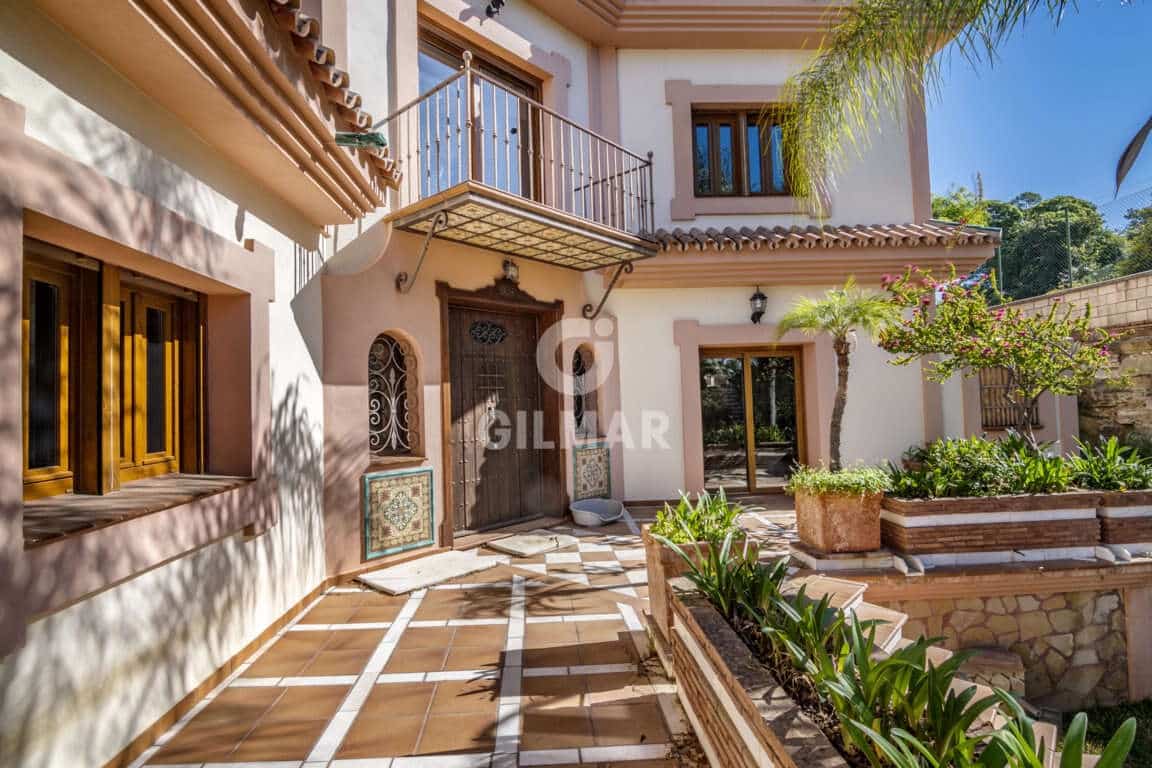 4 quarto Moradia para venda em Estepona - 1 275 000 € (Ref: 9206023)