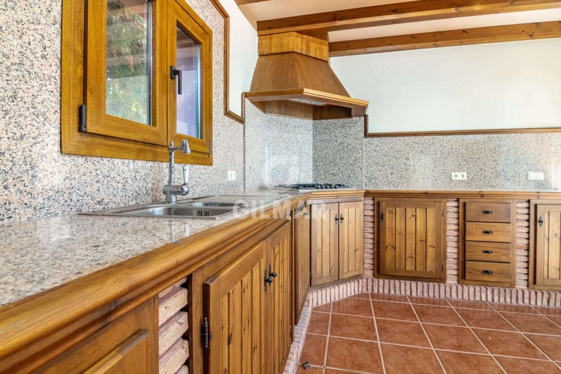 4 quarto Moradia para venda em Estepona - 1 275 000 € (Ref: 9206023)