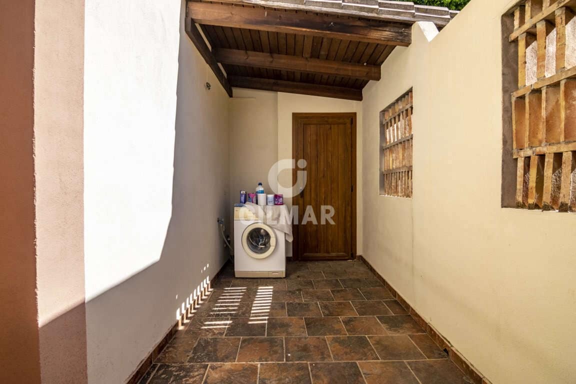 4 quarto Moradia para venda em Estepona - 1 275 000 € (Ref: 9206023)