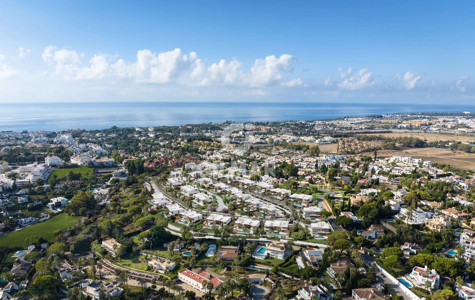 5 soverom Villa til salgs i Nueva Andalucia med svømmebasseng garasje - € 4 450 000 (Ref: 9206024)