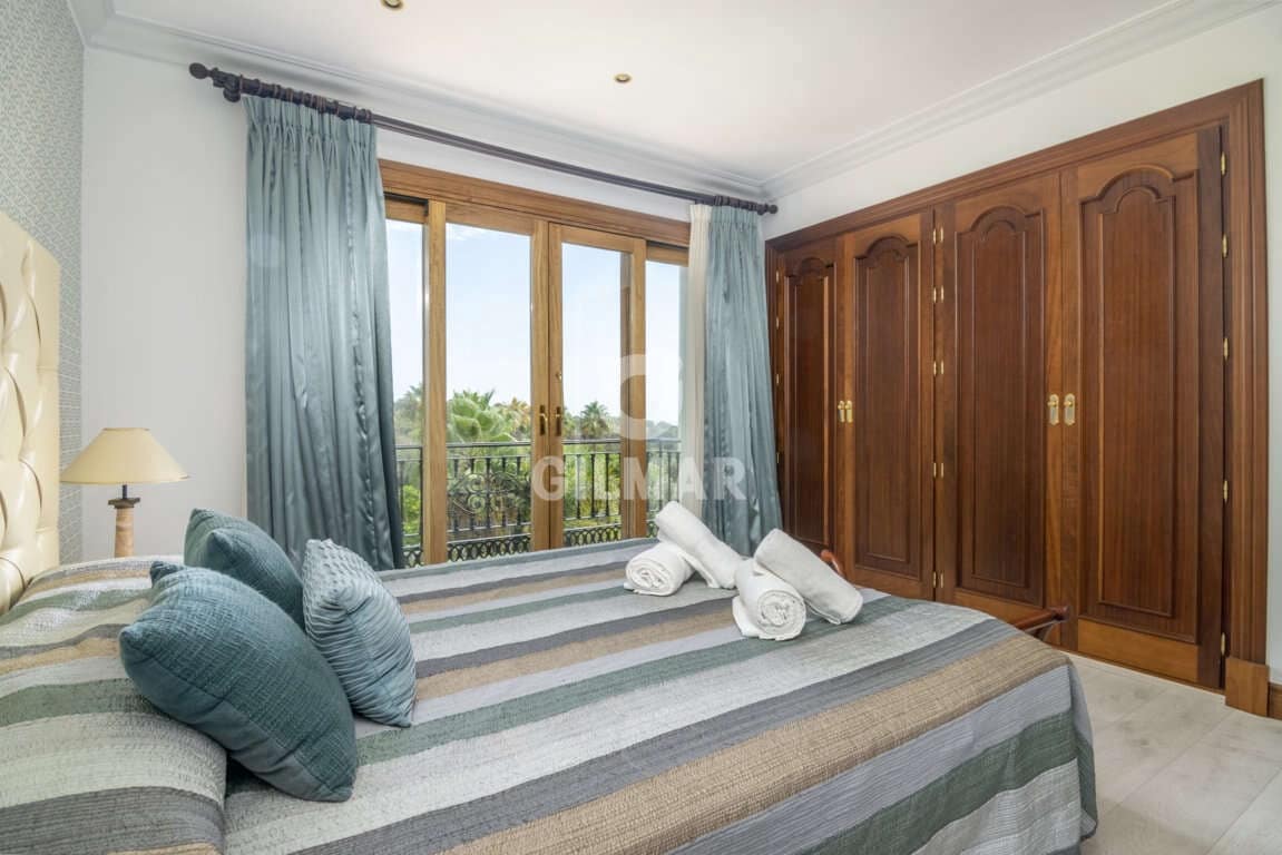 16 slaapkamer Villa te koop in El Paraiso met zwembad garage - € 13.950.000 (Ref: 9206025)