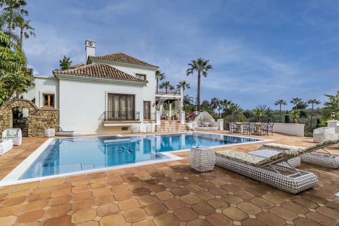 16 slaapkamer Villa te koop in El Paraiso met zwembad garage - € 13.950.000 (Ref: 9206025)
