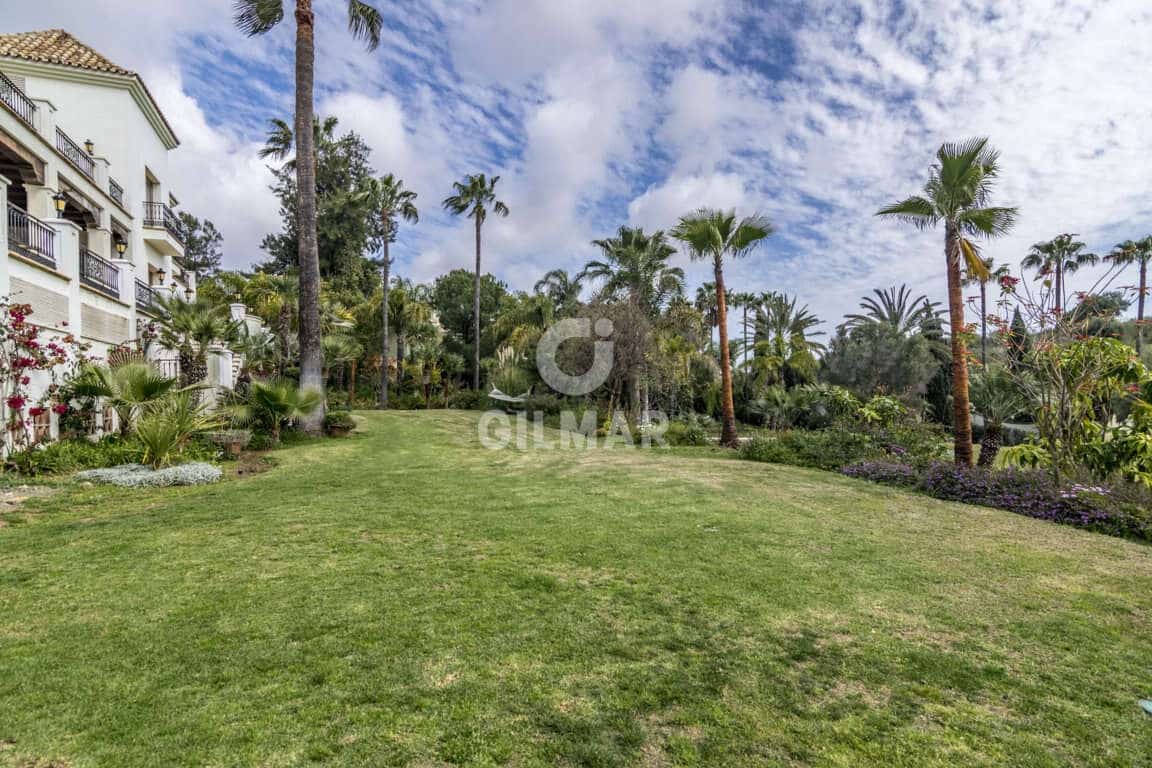 16 slaapkamer Villa te koop in El Paraiso met zwembad garage - € 13.950.000 (Ref: 9206025)