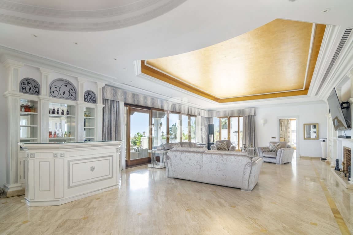 16 slaapkamer Villa te koop in El Paraiso met zwembad garage - € 13.950.000 (Ref: 9206025)