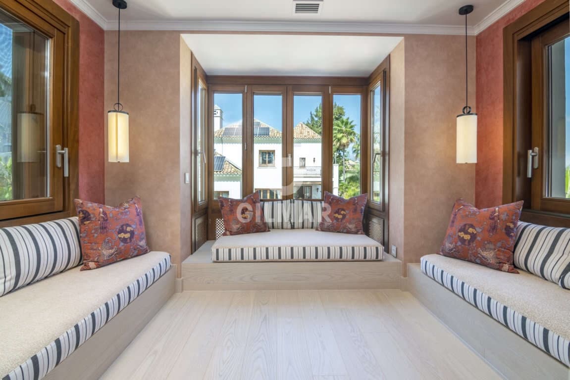 16 slaapkamer Villa te koop in El Paraiso met zwembad garage - € 13.950.000 (Ref: 9206025)