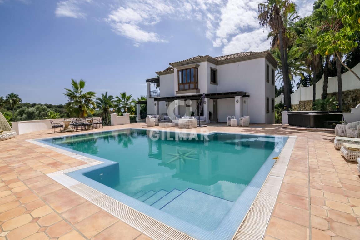 16 slaapkamer Villa te koop in El Paraiso met zwembad garage - € 13.950.000 (Ref: 9206025)