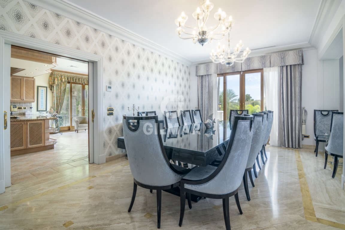 16 slaapkamer Villa te koop in El Paraiso met zwembad garage - € 13.950.000 (Ref: 9206025)
