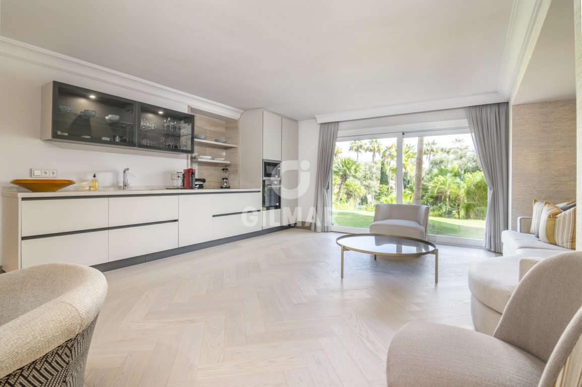 16 slaapkamer Villa te koop in El Paraiso met zwembad garage - € 13.950.000 (Ref: 9206025)