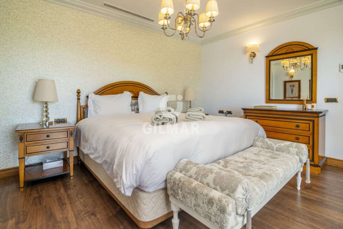 16 slaapkamer Villa te koop in El Paraiso met zwembad garage - € 13.950.000 (Ref: 9206025)