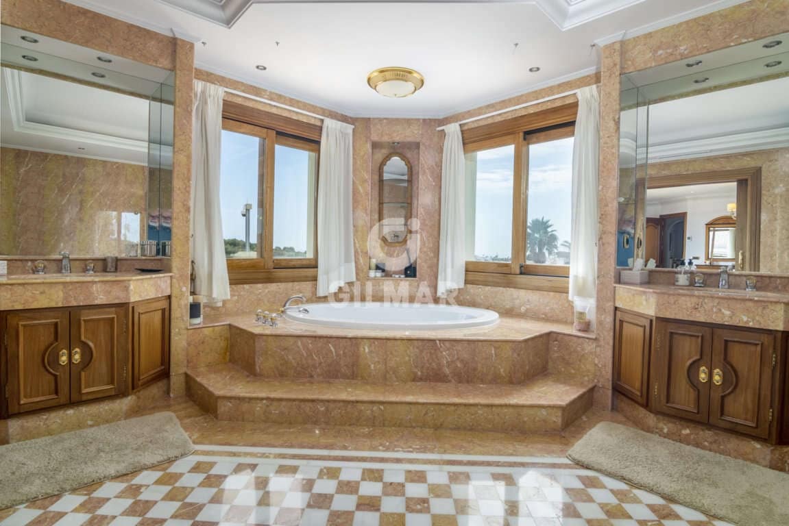 16 slaapkamer Villa te koop in El Paraiso met zwembad garage - € 13.950.000 (Ref: 9206025)