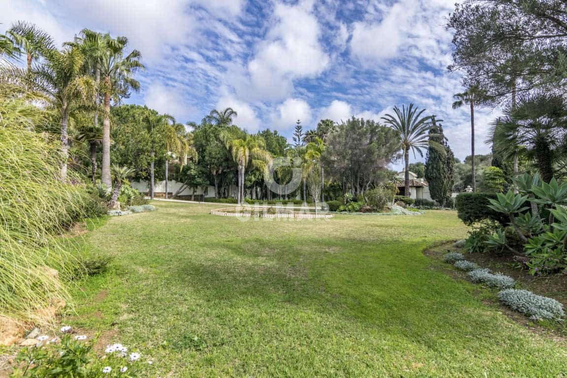 16 slaapkamer Villa te koop in El Paraiso met zwembad garage - € 13.950.000 (Ref: 9206025)