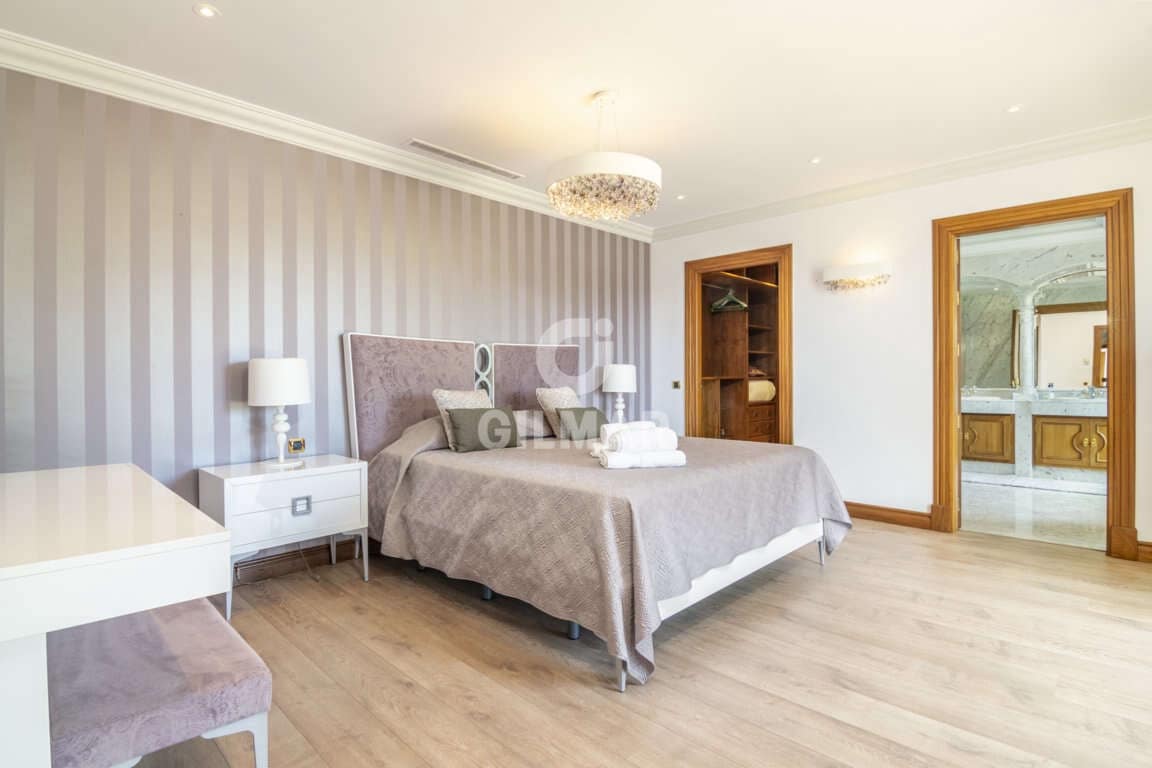 16 slaapkamer Villa te koop in El Paraiso met zwembad garage - € 13.950.000 (Ref: 9206025)