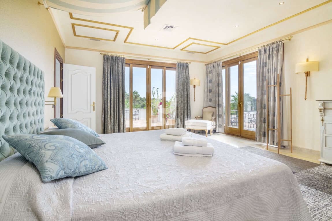 16 slaapkamer Villa te koop in El Paraiso met zwembad garage - € 13.950.000 (Ref: 9206025)