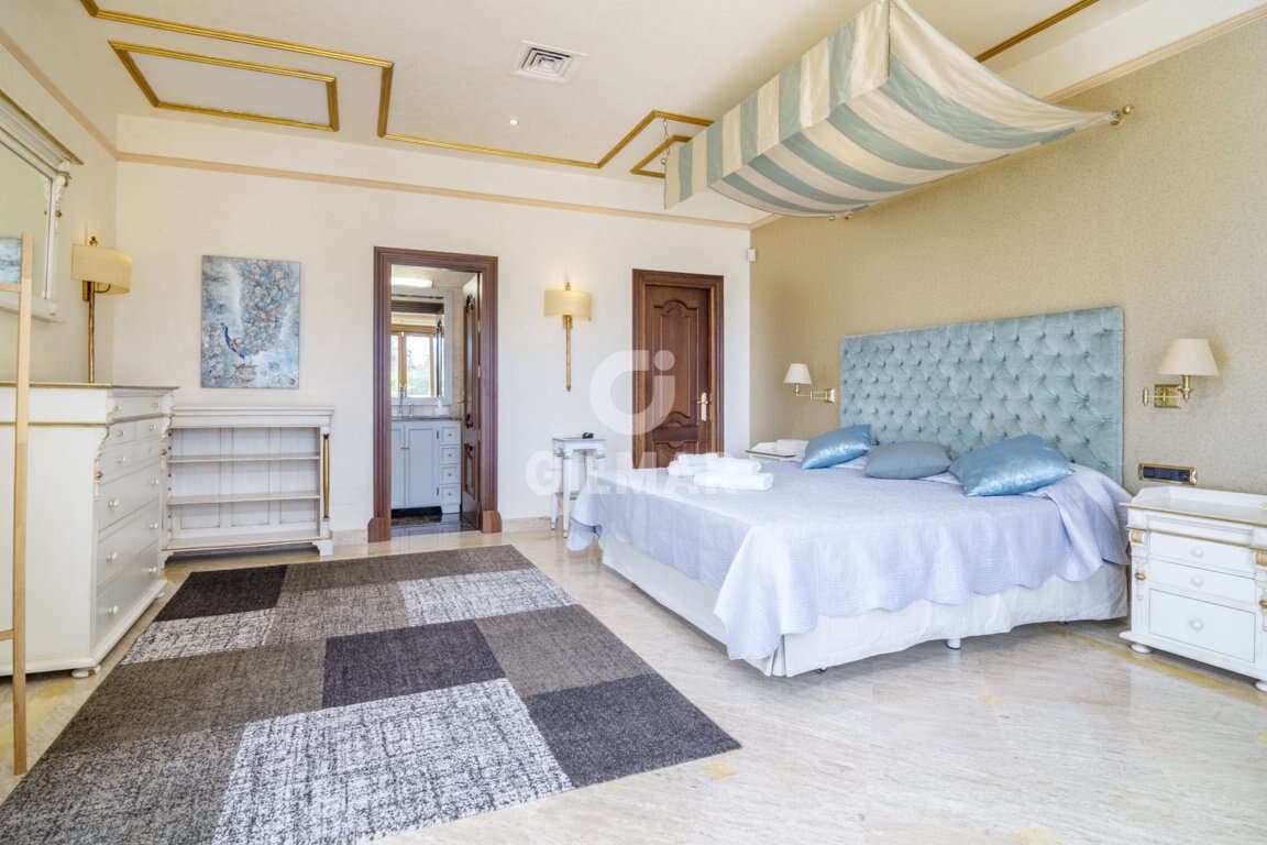 16 slaapkamer Villa te koop in El Paraiso met zwembad garage - € 13.950.000 (Ref: 9206025)