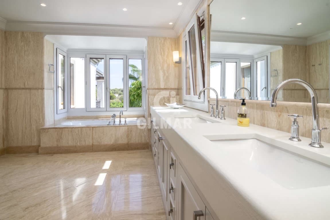 16 slaapkamer Villa te koop in El Paraiso met zwembad garage - € 13.950.000 (Ref: 9206025)