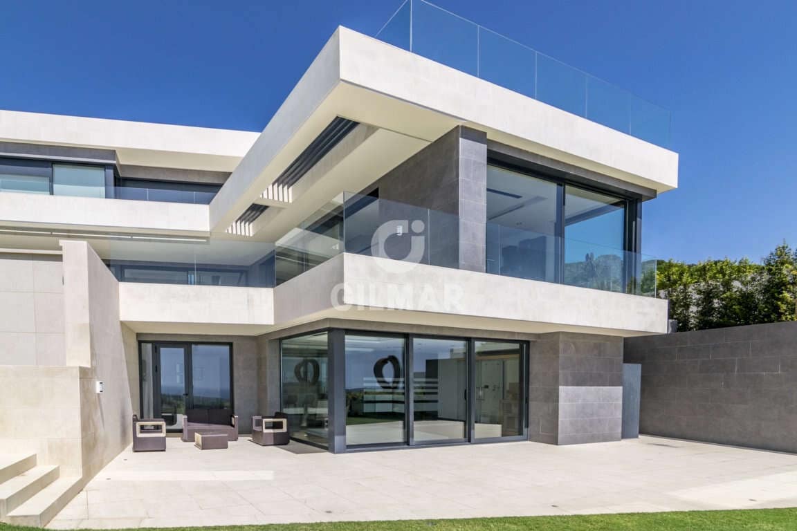 5 bedroom Villa for sale in Sotogrande with pool garage - € 4,750,000 (Ref: 9206026)
