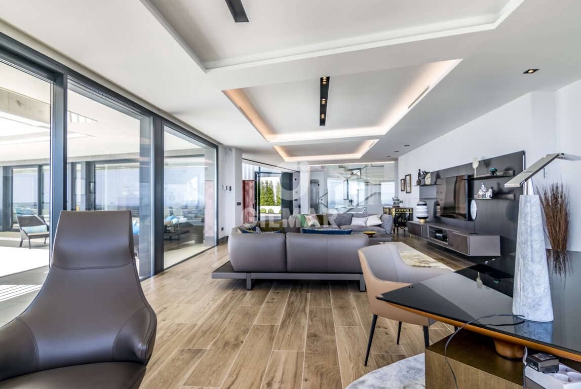 5 bedroom Villa for sale in Sotogrande with pool garage - € 4,750,000 (Ref: 9206026)