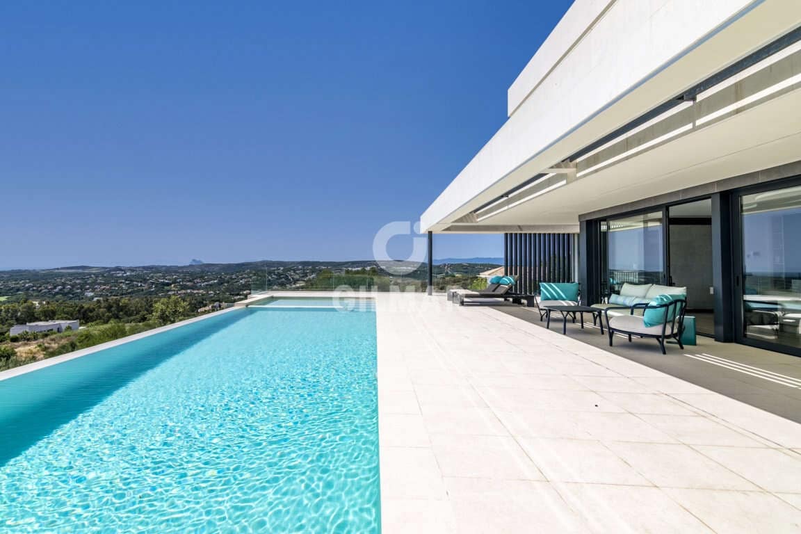 5 bedroom Villa for sale in Sotogrande with pool garage - € 4,750,000 (Ref: 9206026)
