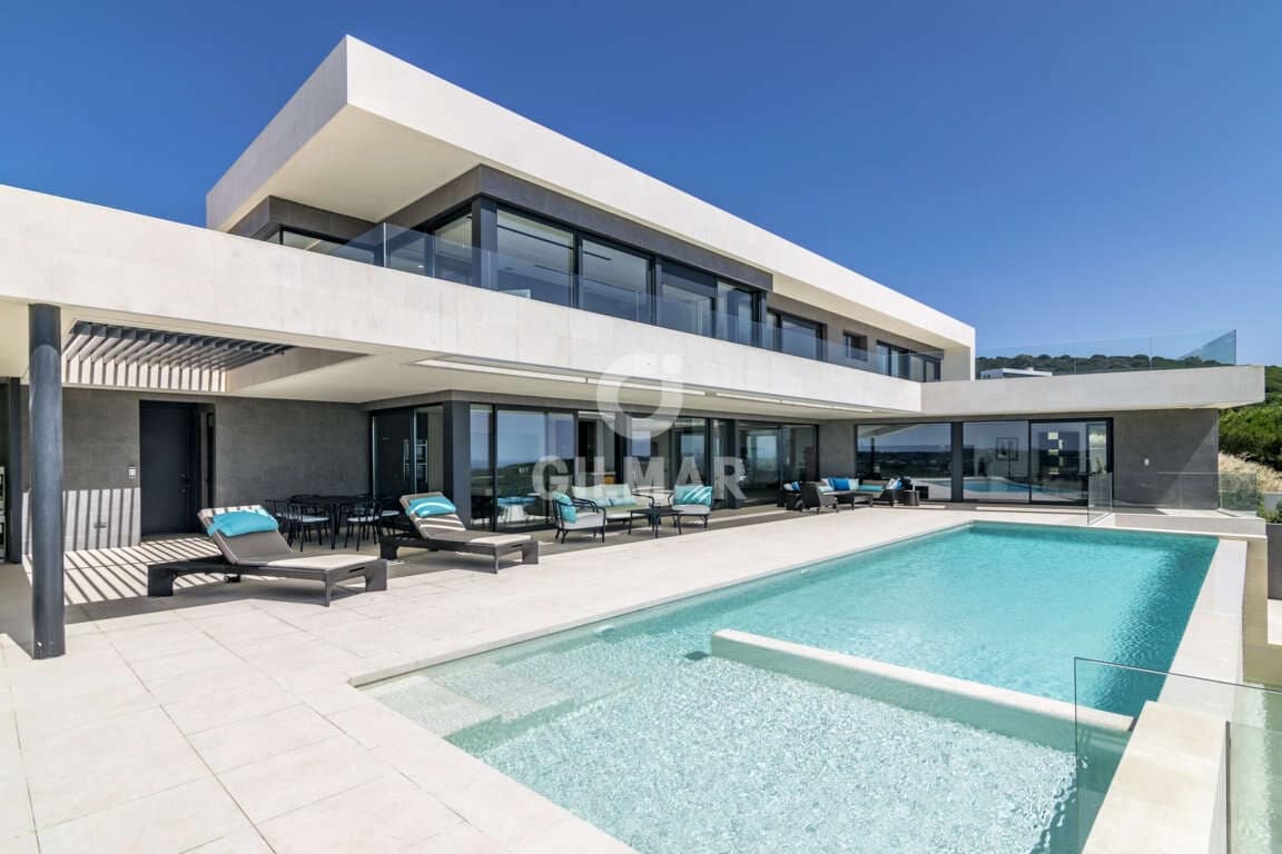 5 bedroom Villa for sale in Sotogrande with pool garage - € 4,750,000 (Ref: 9206026)