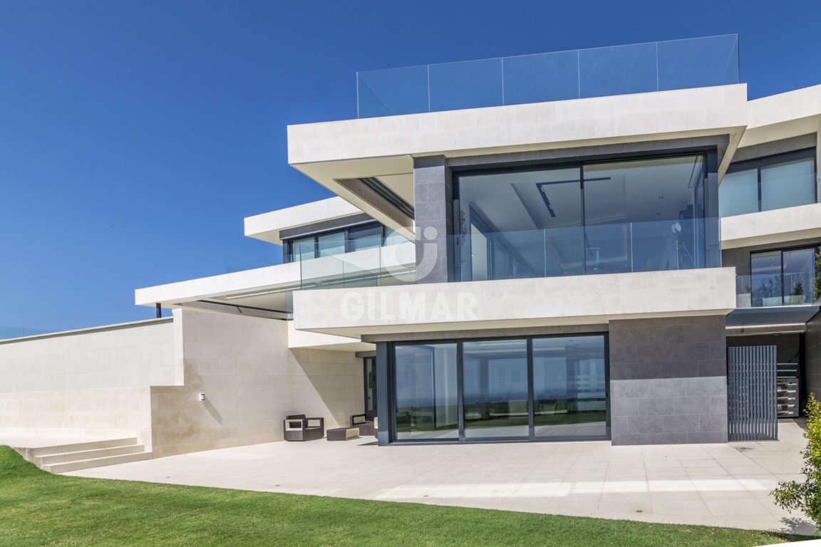 5 bedroom Villa for sale in Sotogrande with pool garage - € 4,750,000 (Ref: 9206026)