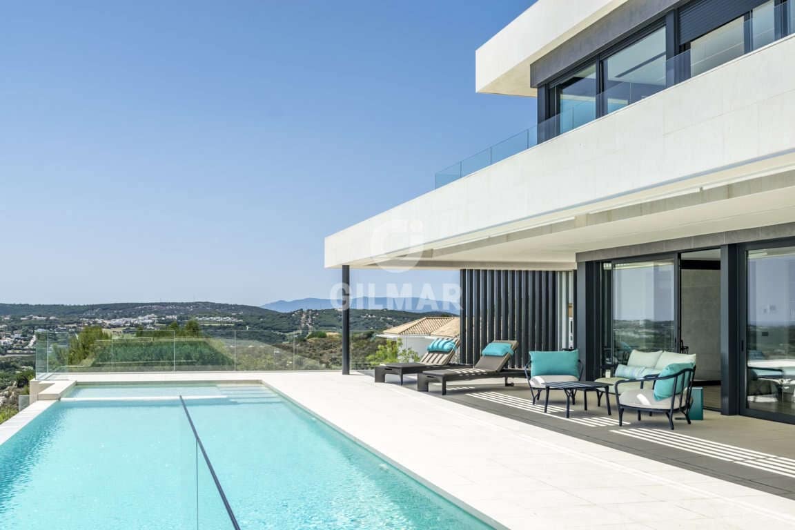 5 bedroom Villa for sale in Sotogrande with pool garage - € 4,750,000 (Ref: 9206026)