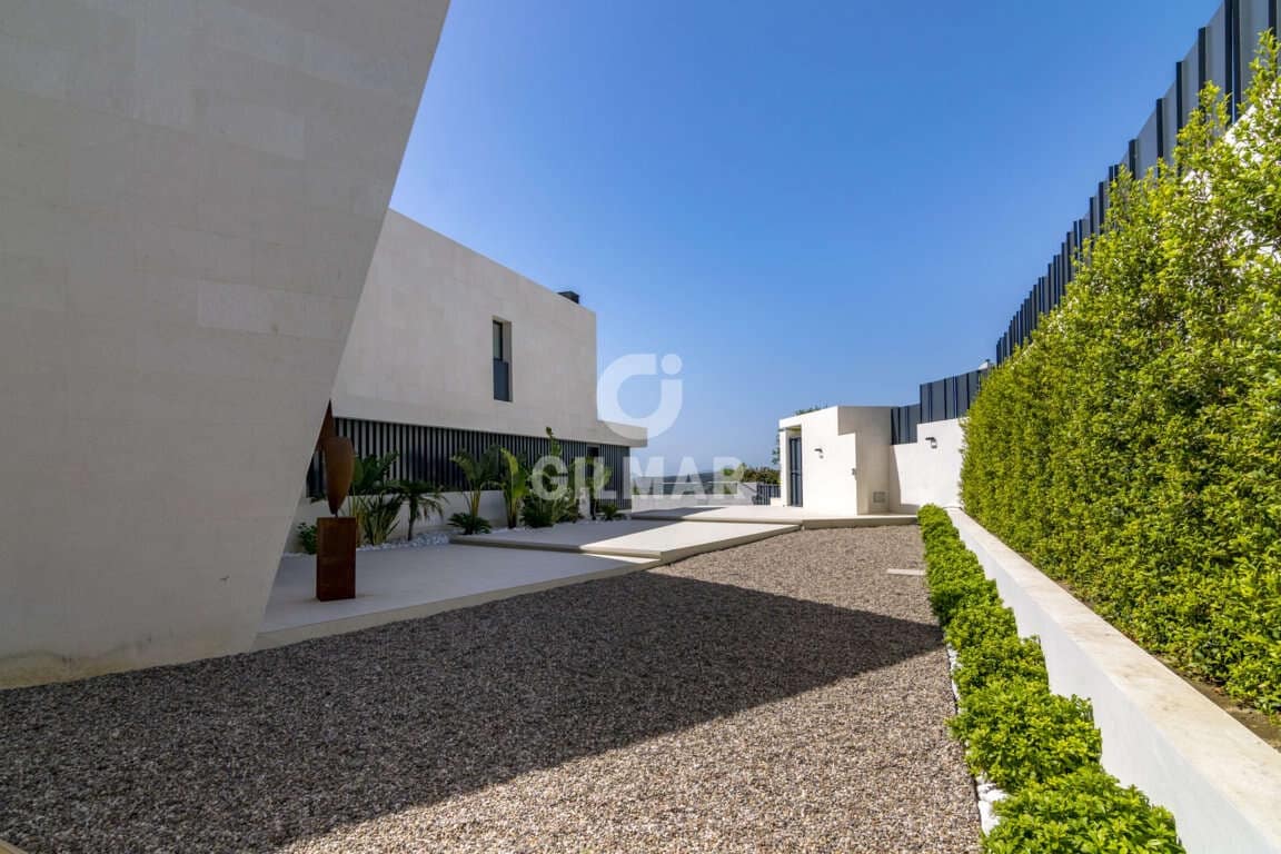 5 bedroom Villa for sale in Sotogrande with pool garage - € 4,750,000 (Ref: 9206026)