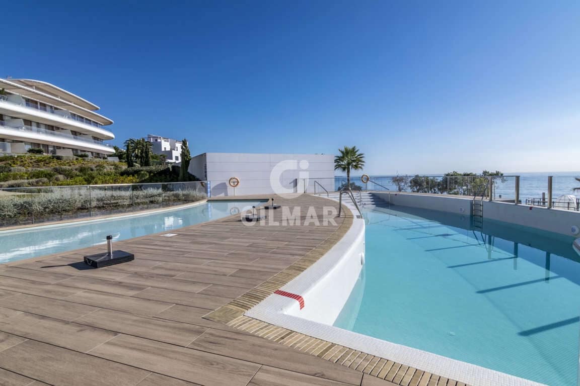 2 soverom Leilighet til salgs i Bahia Dorada med svømmebasseng garasje - € 850 000 (Ref: 9206027)