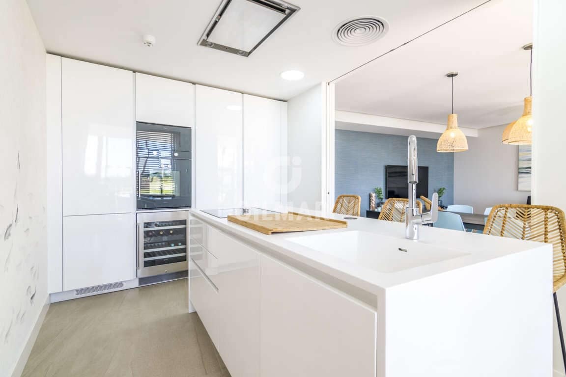 2 soverom Leilighet til salgs i Bahia Dorada med svømmebasseng garasje - € 850 000 (Ref: 9206027)