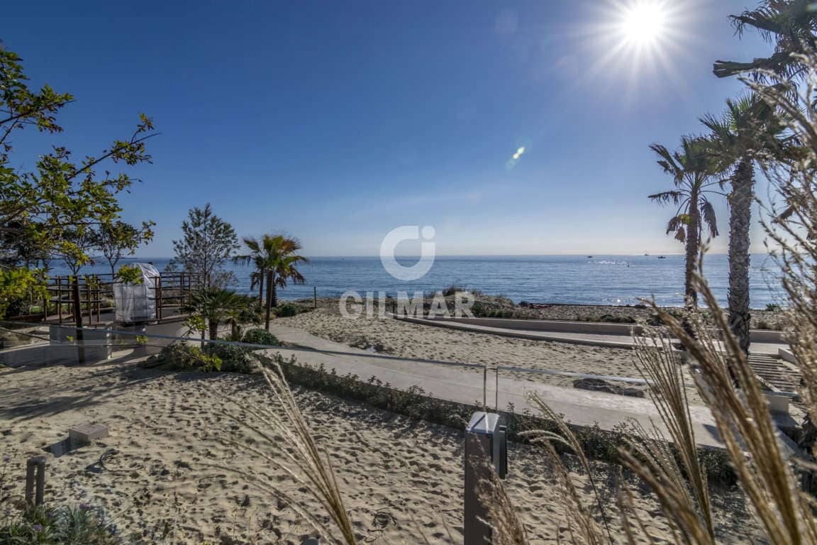 2 soverom Leilighet til salgs i Bahia Dorada med svømmebasseng garasje - € 850 000 (Ref: 9206027)