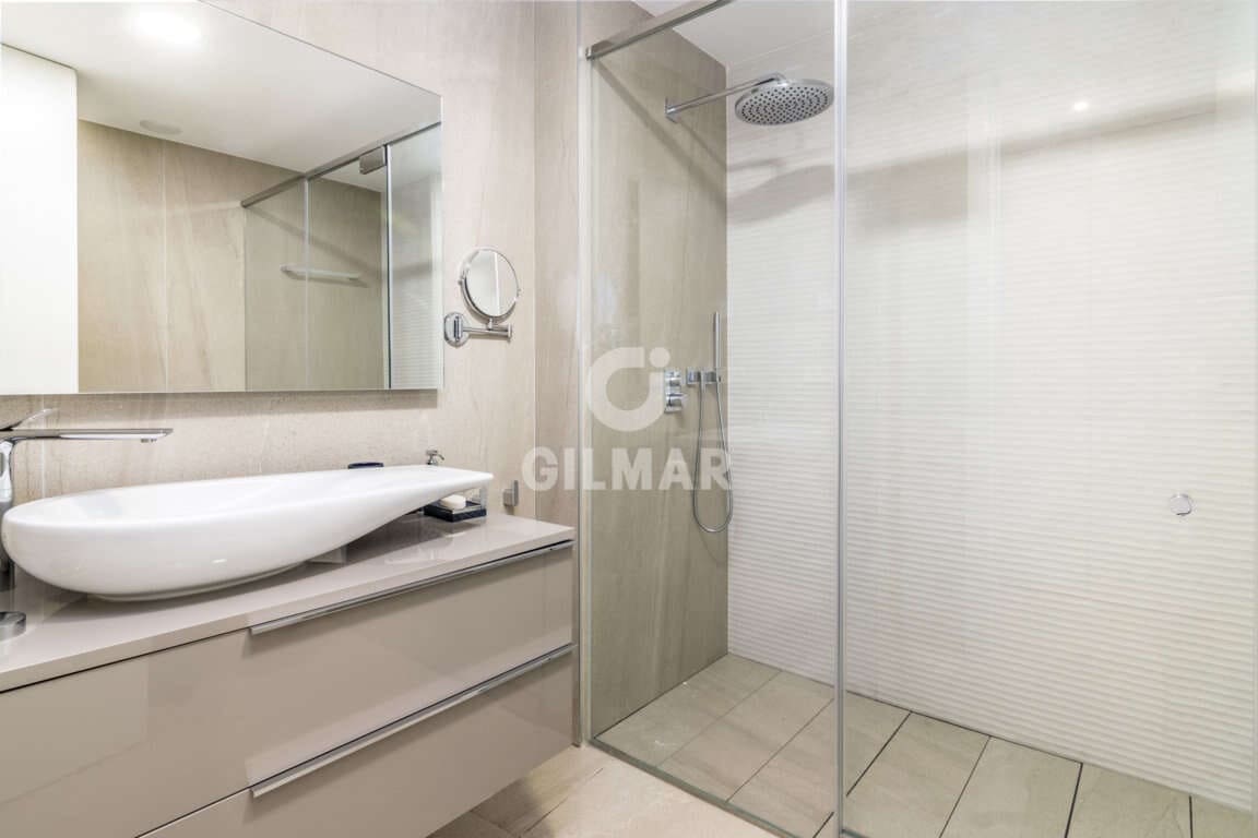 2 soverom Leilighet til salgs i Bahia Dorada med svømmebasseng garasje - € 850 000 (Ref: 9206027)