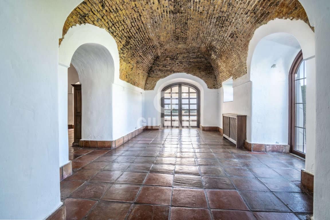 14 sypialnia Willa na sprzedaż w Guadiaro z basenem garażem - 3 500 000 € (Ref: 9206028)