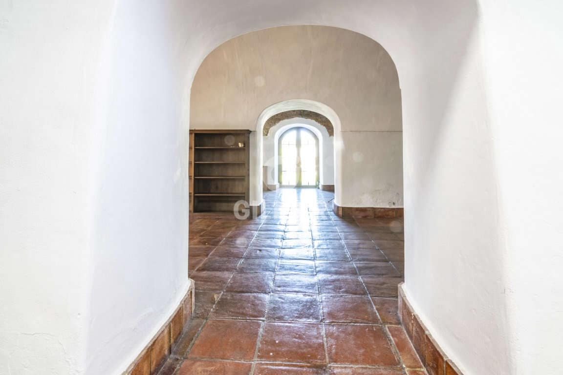 14 sypialnia Willa na sprzedaż w Guadiaro z basenem garażem - 3 500 000 € (Ref: 9206028)