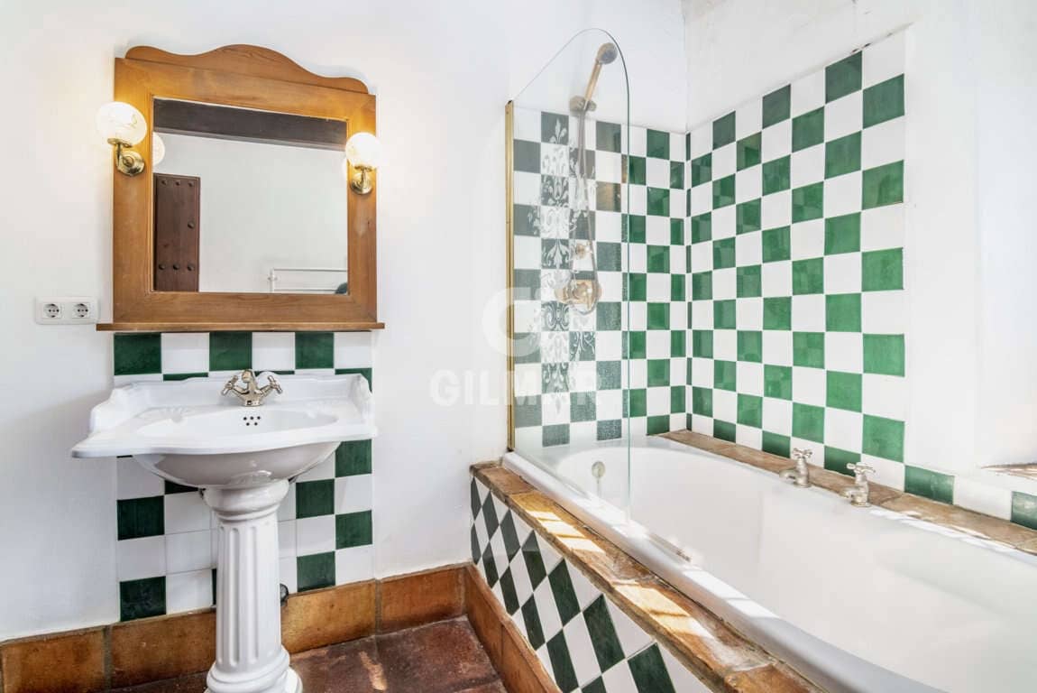 14 sypialnia Willa na sprzedaż w Guadiaro z basenem garażem - 3 500 000 € (Ref: 9206028)