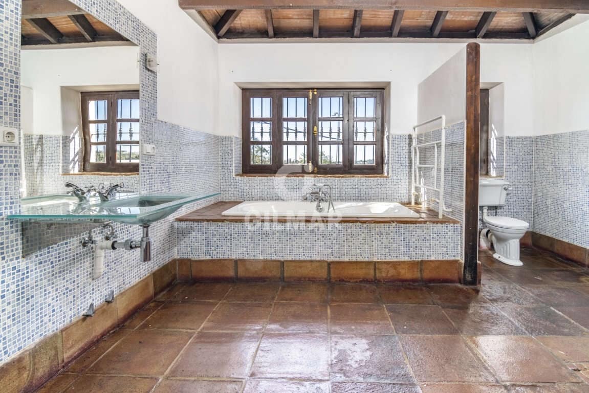 14 sypialnia Willa na sprzedaż w Guadiaro z basenem garażem - 3 500 000 € (Ref: 9206028)