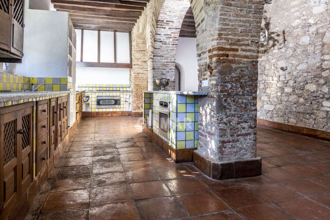 14 sypialnia Willa na sprzedaż w Guadiaro z basenem garażem - 3 500 000 € (Ref: 9206028)